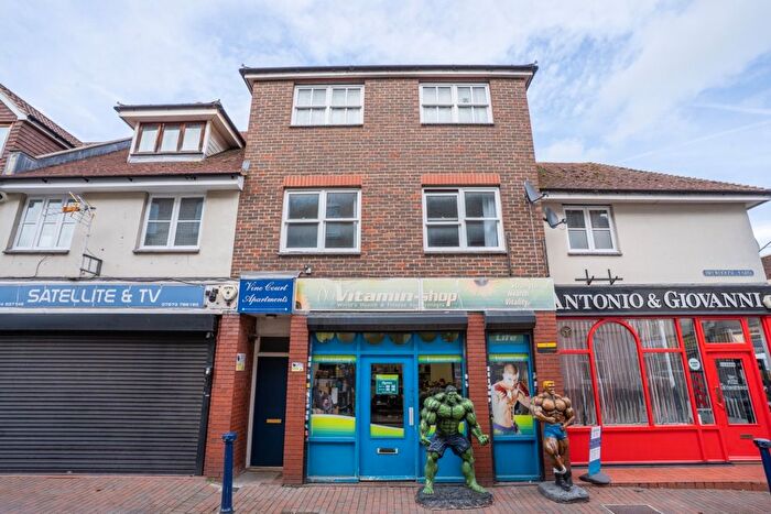 1 Bedroom Flat To Rent In Vine Court, Brewhouse Yard, Gravesend, Kent, DA12