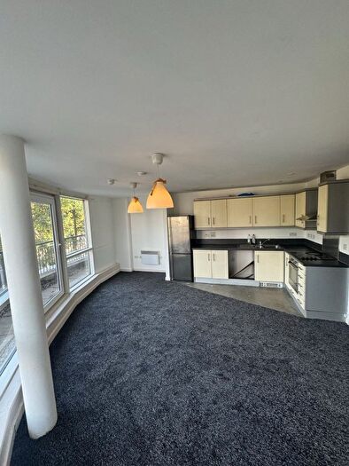 1 Bedroom Flat To Rent In Monarch Way, Newbury Park, Ilford, IG2