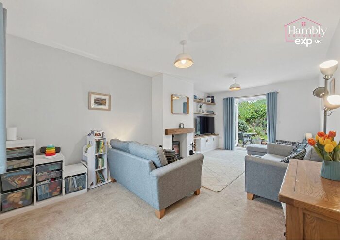 4 Bedroom Detached House For Sale In Lonydd Glas, Llanharan, CF72