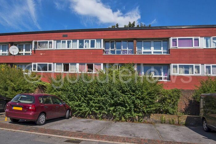 2 Bedroom Flat To Rent In Stourhead Gardens, Raynes Park SW20