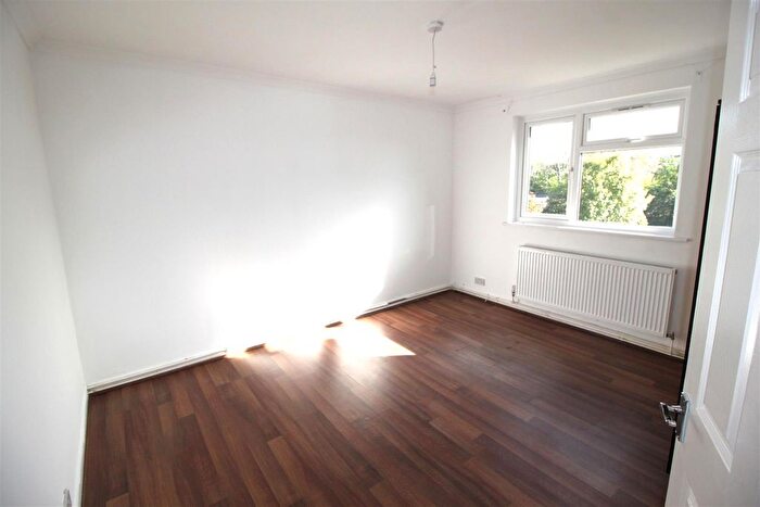 2 Bedroom Maisonette To Rent In Ruislip Road, Greenford, UB6