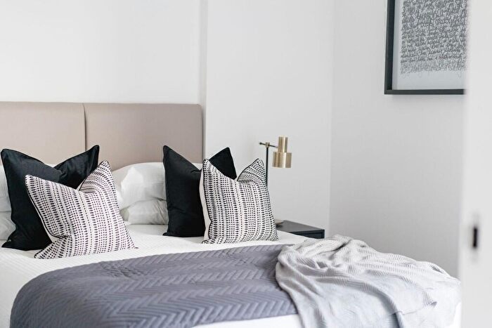 2 Bedroom Apartment To Rent In Vox, M15