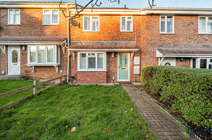 3 Bedroom Terraced House For Sale In Ryan Close, Sparcells, Swindon, SN5