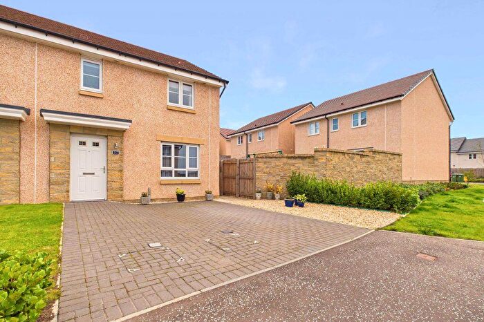 3 Bedroom Semi Detached House For Sale In Cleugh Rise, Wallyford, East Lothian, EH21