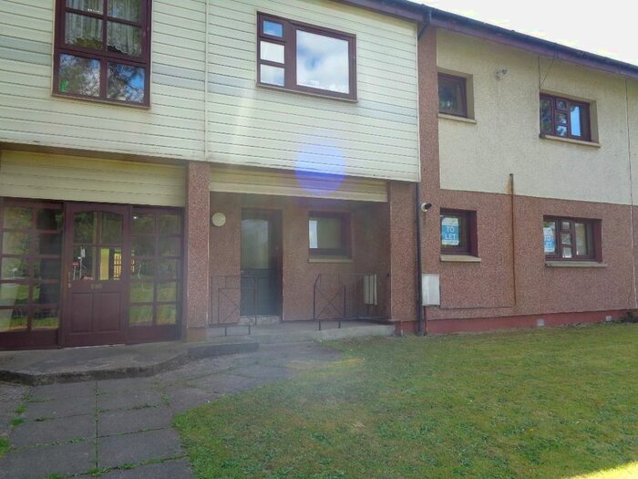 2 Bedroom Flat To Rent In Lyoncross Road, Pollok, Glasgow, G53