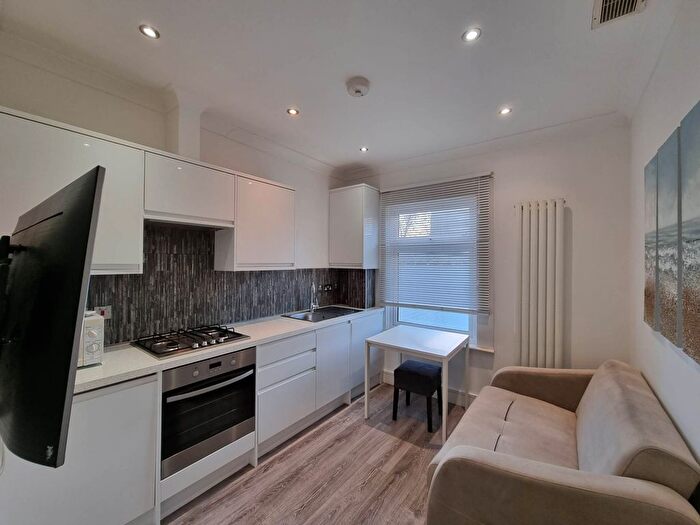 1 Bedroom Flat To Rent In High Road, Wood Green, N22
