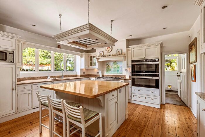 6 Bedroom Detached House For Sale In Hitcham Lane, Maidenhead, SL6