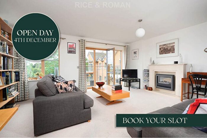 1 Bedroom Flat For Sale In Austin Place, Weybridge, KT13