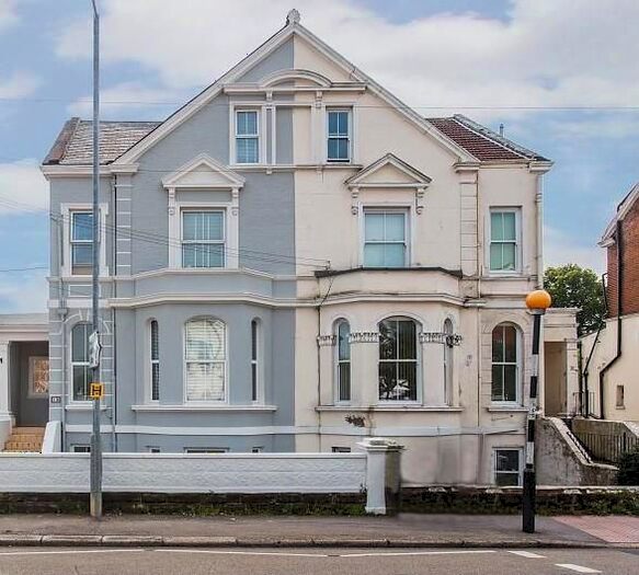 3 Bedroom Flat To Rent In Sedlescombe Road South, St. Leonards-On-Sea, TN38