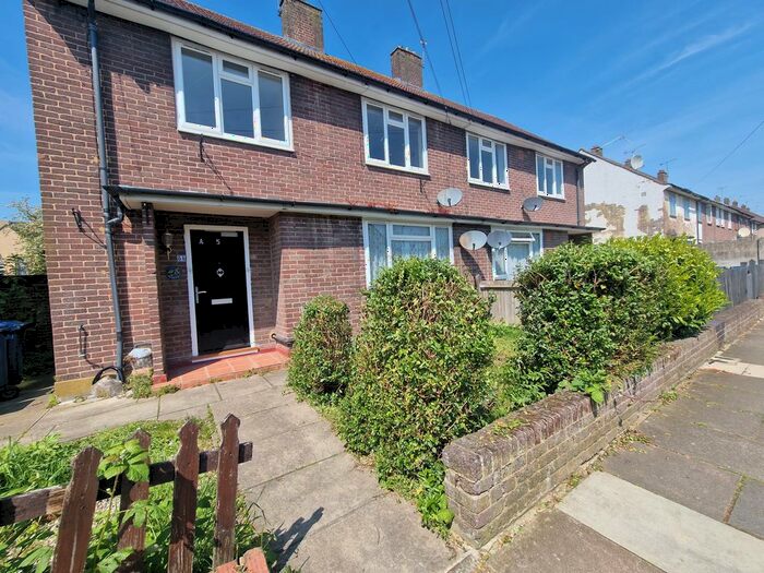 2 Bedroom Maisonette To Rent In Towney Mead, Northolt, UB5