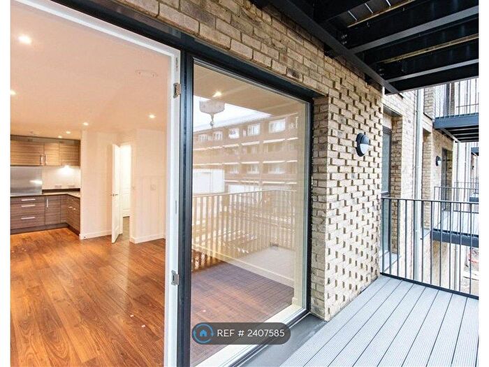 1 Bedroom Flat To Rent In Atkins Square, London, E8