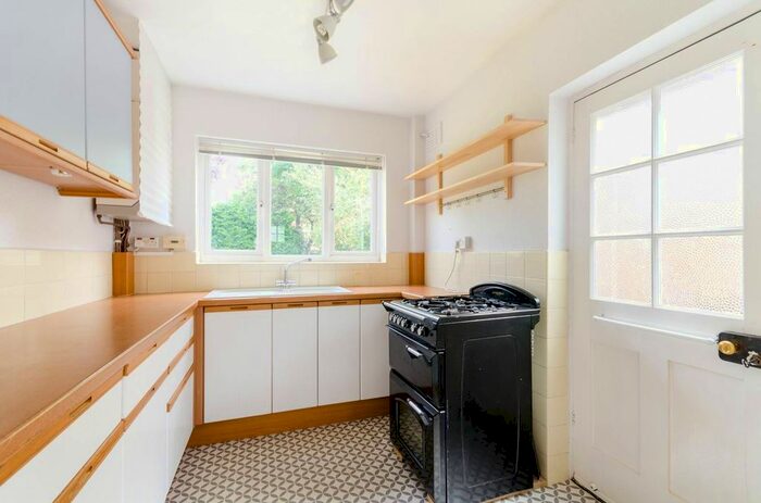 3 Bedroom Semi-Detached House To Rent In Quinton Road, Thames Ditton, KT7