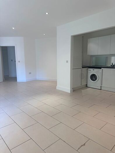 2 Bedroom Flat To Rent In Ayton Drive, Portland, DT5