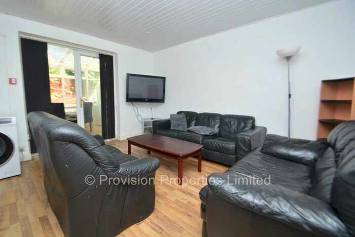 6 Bedroom Terraced House To Rent In Mayville Road, Hyde Park, Leeds, LS6