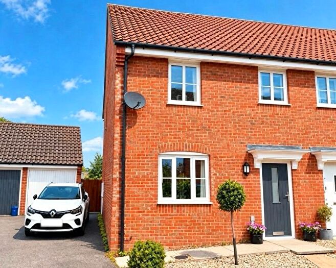 3 Bedroom Semi Detached House For Sale In Tummel Way, Attleborough, NR17