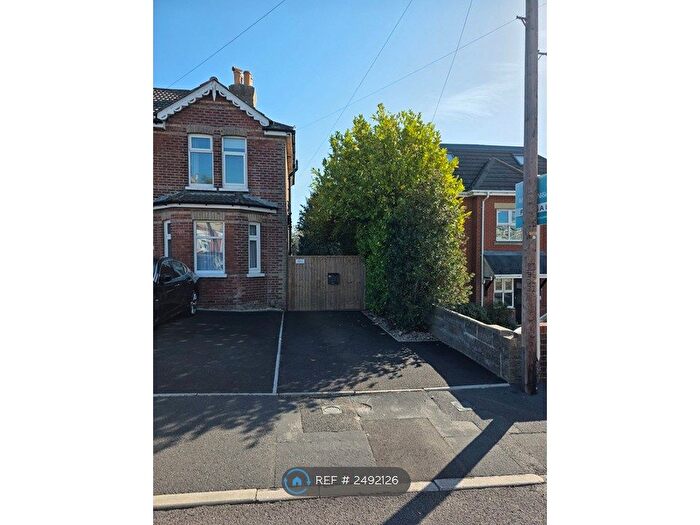 1 Bedroom Bungalow To Rent In Cranbrook Road, Poole, BH12
