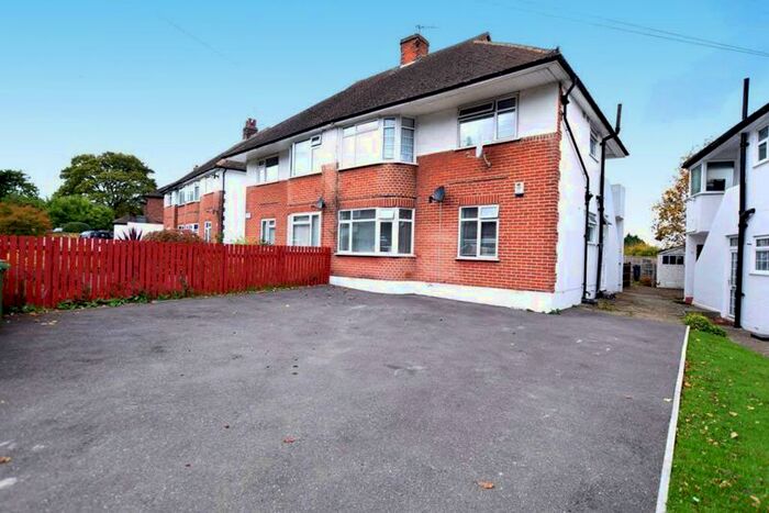 2 Bedroom Flat To Rent In Boxley Road, Penenden Heath, Maidstone, ME14