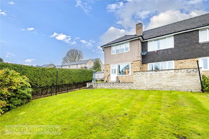 2 Bedroom Flat For Sale In The Drive, Hipperholme, Halifax, West Yorkshire, HX3