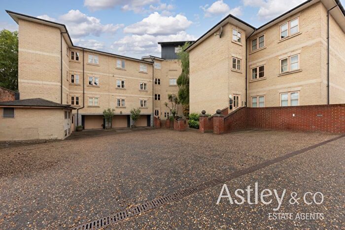 2 Bedroom Flat For Sale In Lower Clarence Road, Norwich, NR1