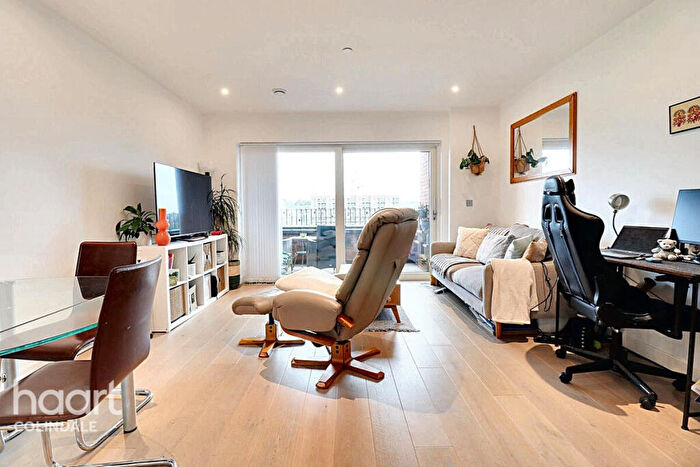 1 Bedroom Apartment For Sale In Queenscroft House, Thonrey Close, NW9