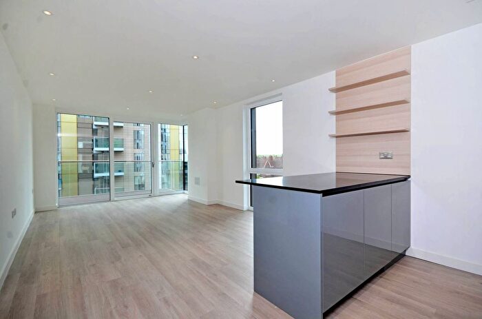 2 Bedroom Flat To Rent In Devan Grove, Stoke Newington, N4