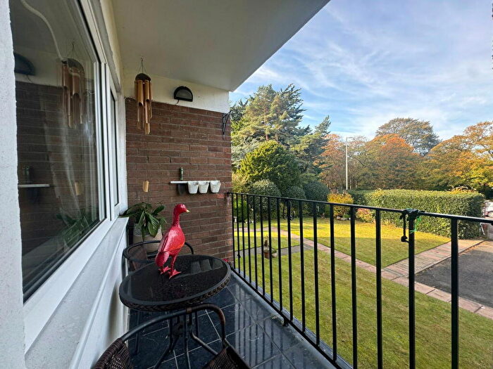 2 Bedroom Flat To Rent In Croxton Court, Park Crescent, PR9