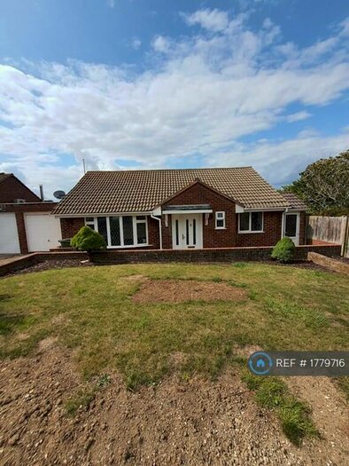 2 Bedroom Bungalow To Rent In Dukes Close, Seaford, BN25