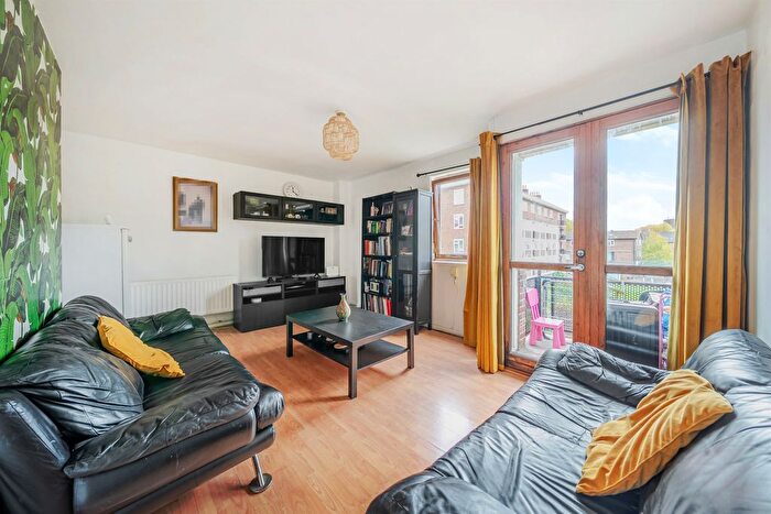2 Bedroom Flat For Sale In Massinger Street, London, SE17
