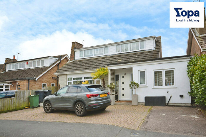 5 Bedroom Detached Bungalow For Sale In Holbeck Lane, Waltham Cross, EN7