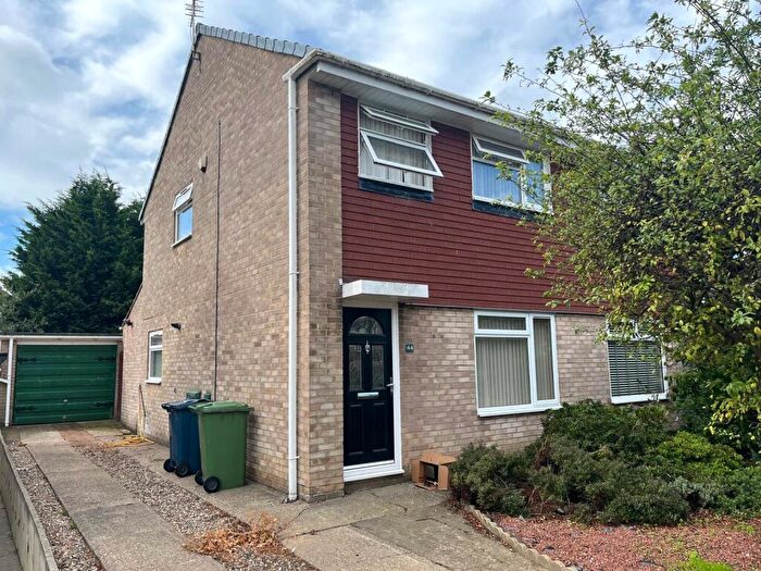 3 Bedroom Semi Detached House To Rent In Berwick, Oxclose, Tyne And Wear, NE38