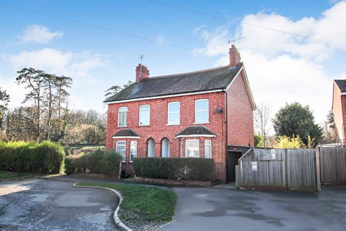 3 Bedroom Semi Detached House For Sale In Albany Road, Crawley, West Sussex., RH11