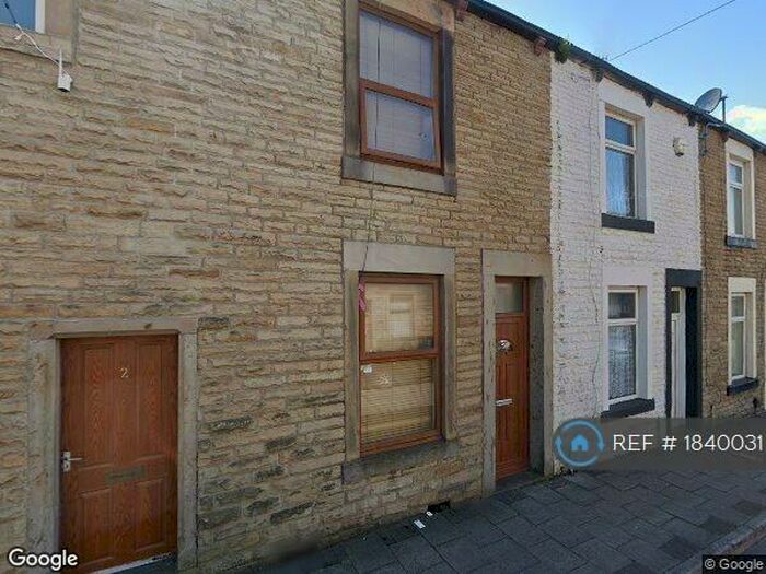 2 Bedroom Flat To Rent In Rylands Street, Burnley, BB10