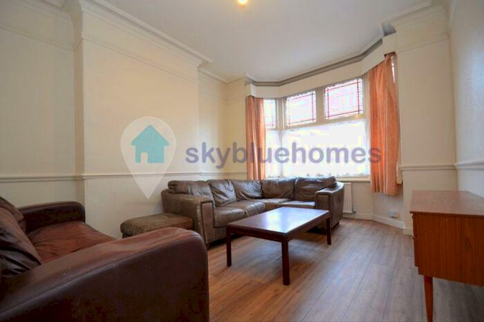 8 Bedroom Terraced House To Rent In St Albans Road, Leicester, LE2