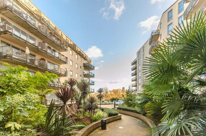 3 Bedroom Flat To Rent In Wick Lane, Bow, London, E3