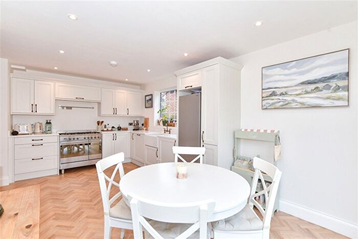 2 Bedroom Semi-Detached Bungalow For Sale In Offham Road, West Malling, Kent, ME19