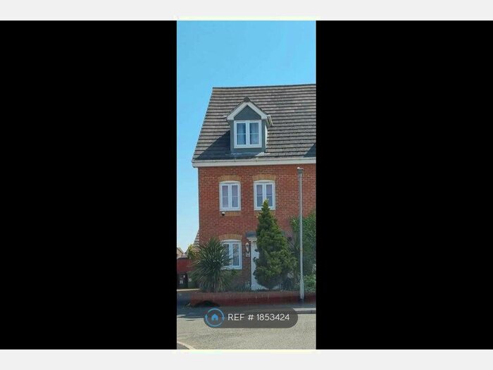 3 Bedroom Semi-Detached House To Rent In Magpie Close, Corby, NN18