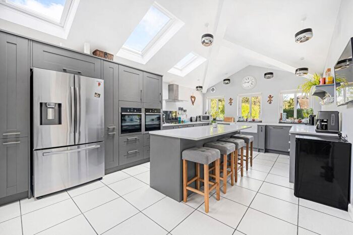 4 Bedroom Detached House For Sale In Priory Close, Horton-Cum-Studley, OX33