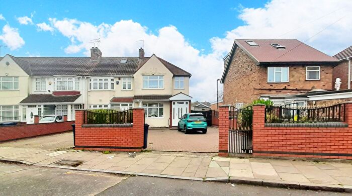 Studio To Rent In Masefield Avenue, Southall, Greater London, UB1