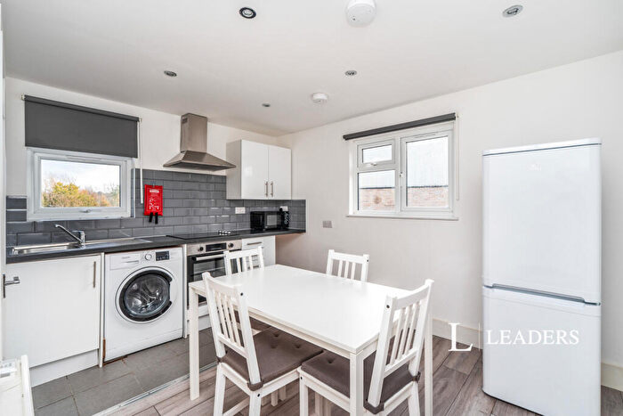 1 Bedroom Flat To Rent In Portswood Road, Southampton, Hampshire, SO17