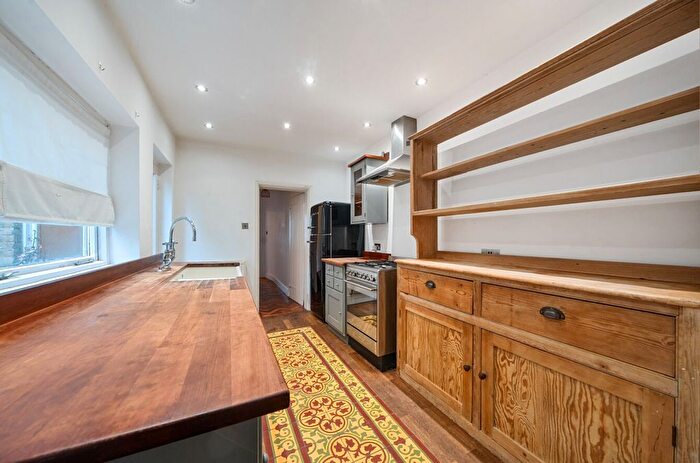 1 Bedroom Flat For Sale In Stanley Road, London, E4