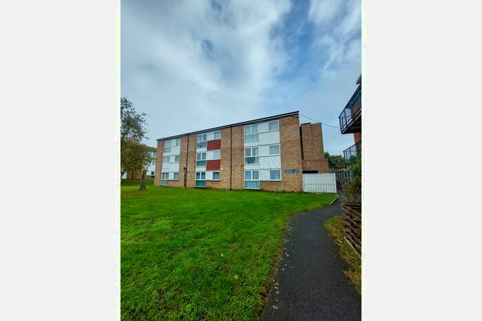 1 Bedroom Flat To Rent In Clements Road, Thanet, Ramsgate, CT12