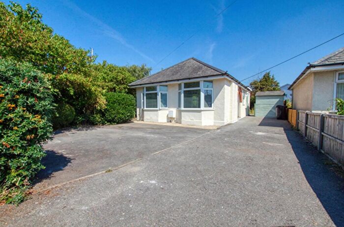 2 Bedroom Detached Bungalow For Sale In Calmore Road, Totton, Hampshire, SO40