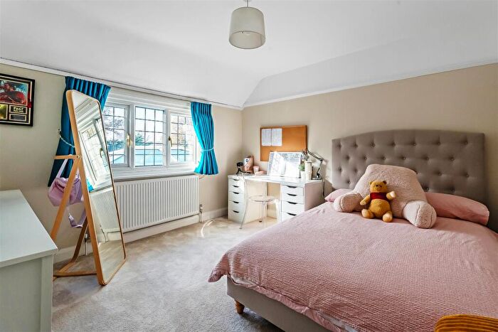 5 Bedroom House For Sale In Agates Lane, Ashtead, KT21