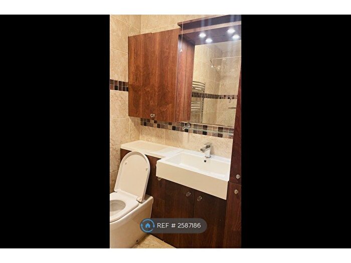 2 Bedroom Terraced House To Rent In Harley Street, Nottingham, NG7