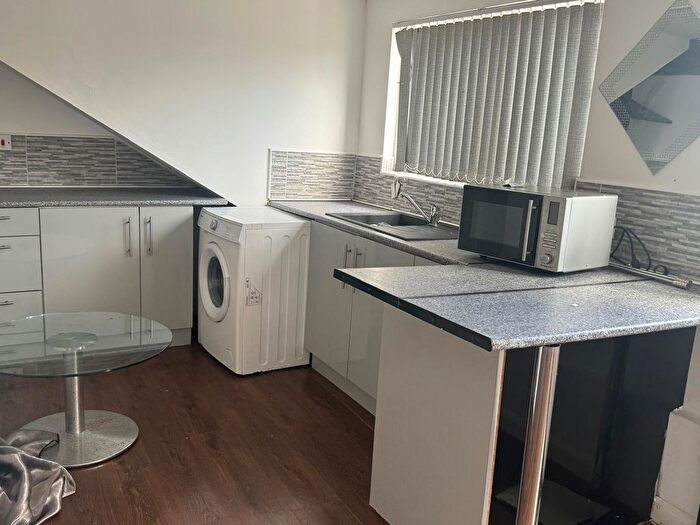 2 Bedroom Flat To Rent In Nesfield Street, Bradford City Centre, BD1