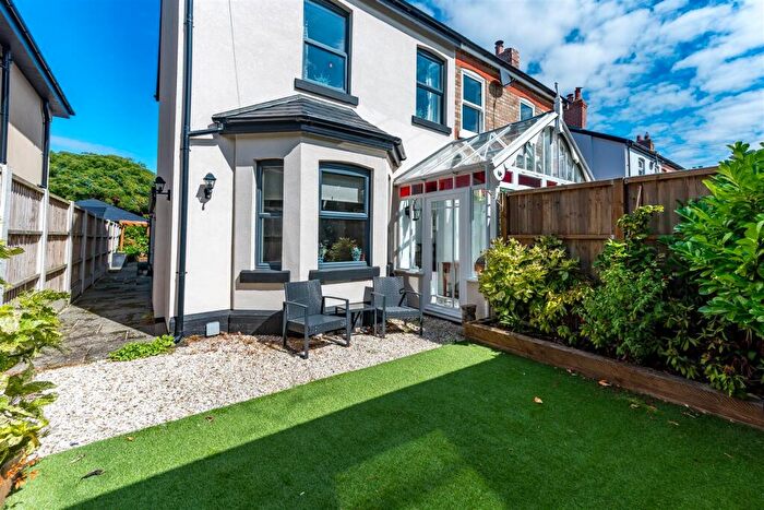 3 Bedroom Semi-Detached House For Sale In Cummins Avenue, Formby, Liverpool, L37