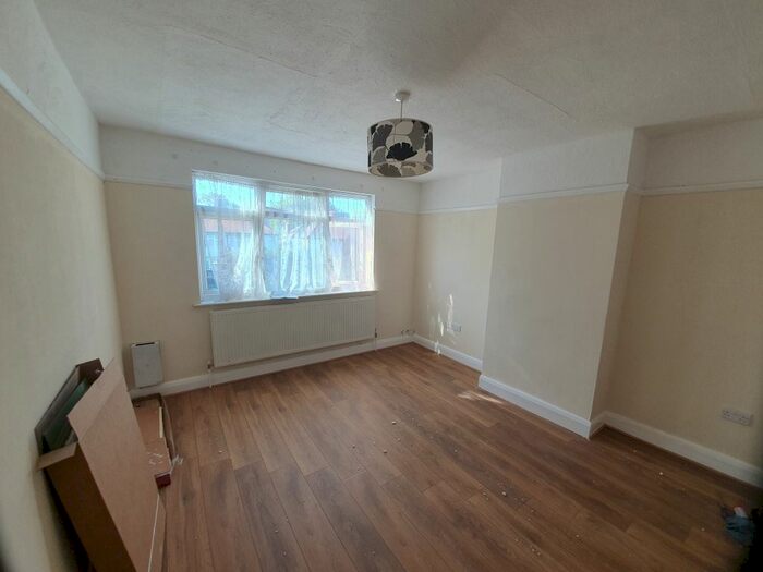 1 Bedroom Maisonette To Rent In Munster Avenue, Hounslow TW4