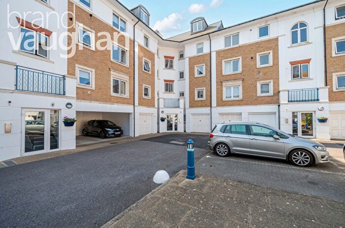 1 Bedroom Flat To Rent In Britannia Court, The Strand, Brighton, BN2