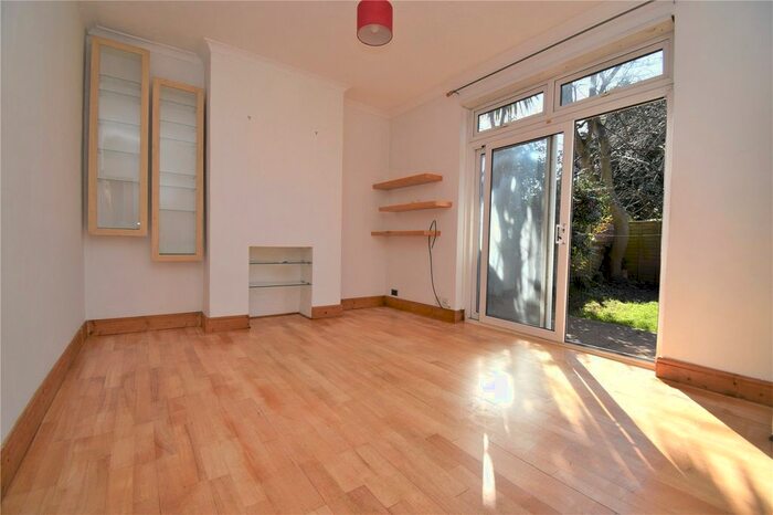 2 Bedroom Flat To Rent In Wellington Gardens, Twickenham, TW2