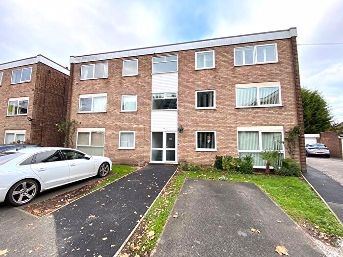 2 Bedroom Flat For Sale In Beaconsfield Court, Nuneaton, CV11